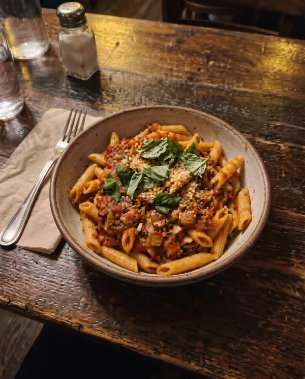 The same bowl of pasta, sharp and clear with fine detail